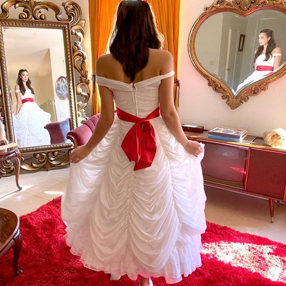 Vintage White Layered Ball Gown Wedding Dress - Picture 7 of 17